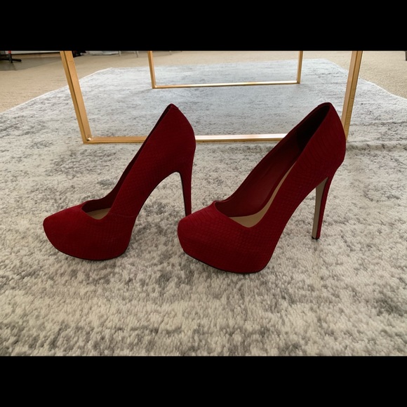 Aldo Calida Red Suede Stilleto - Picture 3 of 7